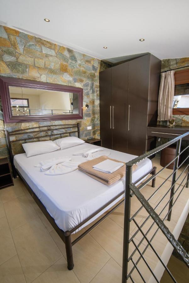 Stone Suites Пефкохори Екстериор снимка