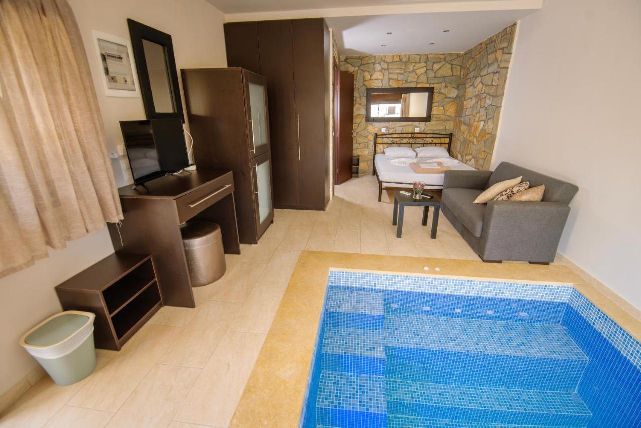 Stone Suites Пефкохори Екстериор снимка